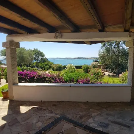 Apartment In Porto Istana